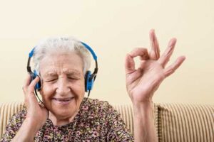 auriculares inalámbricos para TV para personas mayores